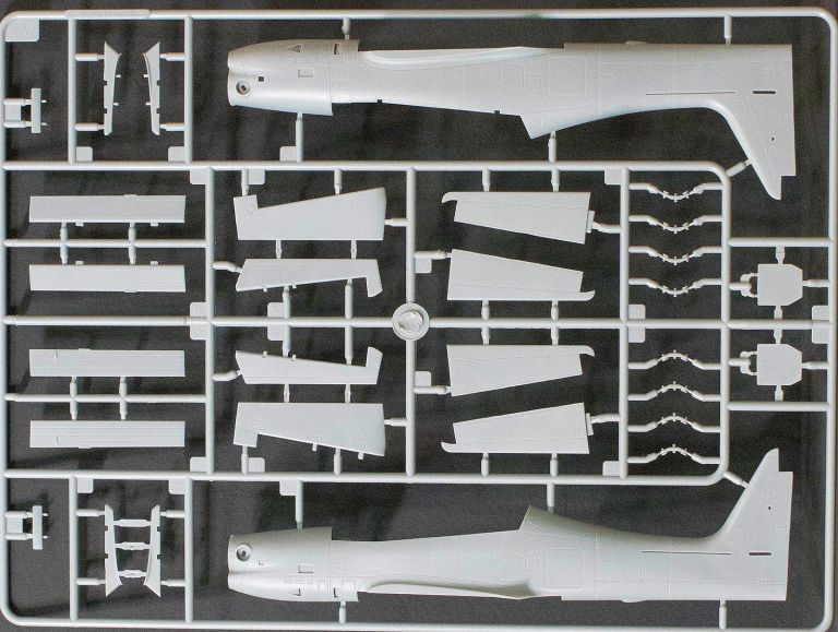 EMB-312 Tucano Hobby Boss