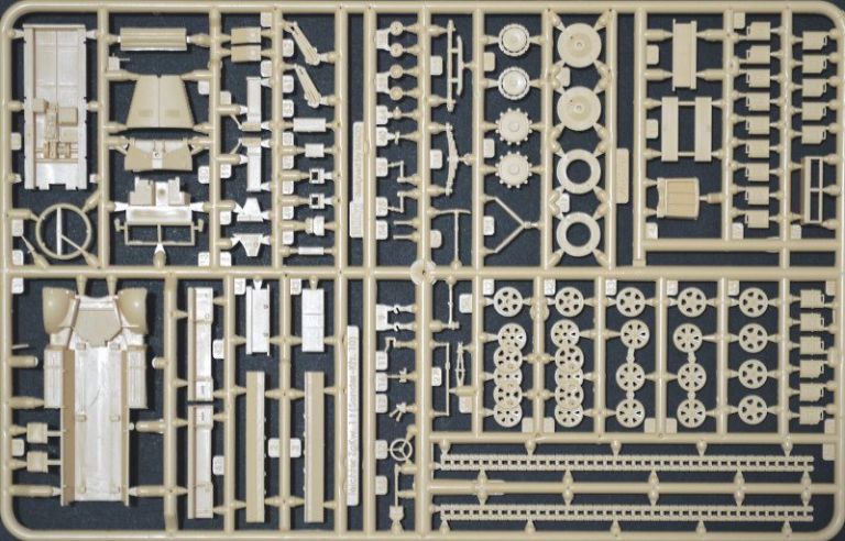 Sd.Kfz.10 Zugkraftwagen 1t (Demag D7) Special Hobby