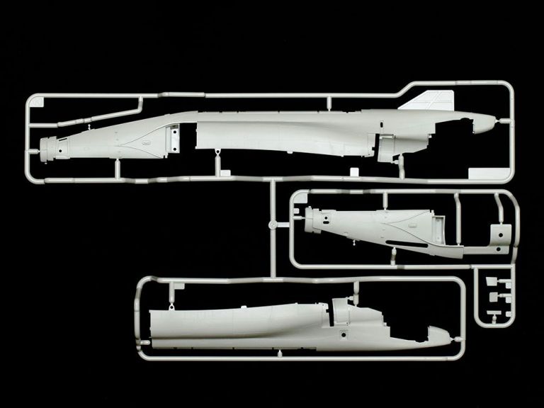 McDonnell Douglas F-4B Phantom II 1:48
