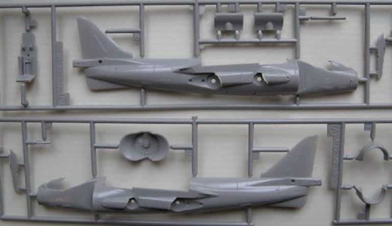 AV-8B Harrier II Plus (U.S.M.C. Attacker) 1:72