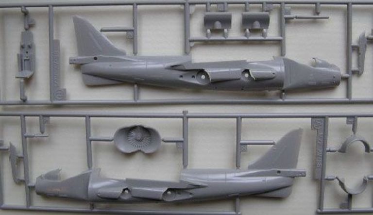 AV-8B Harrier II Plus (U.S.M.C. Attacker) 1:72 Hasegawa