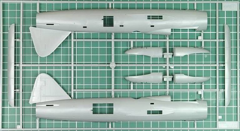 Mitsubishi G4M2E Type 1 Attack Bomber (Betty) Model 24 Tei w/MXY7 Ohka Model 11 1:72