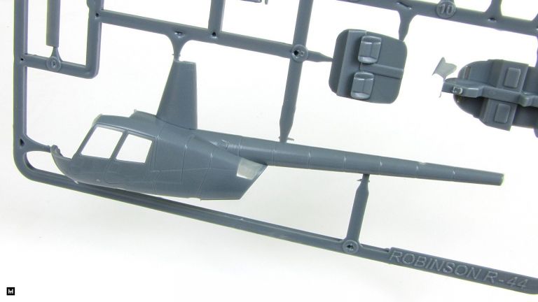 Robinson R-44 Raven II "Military" 1:72