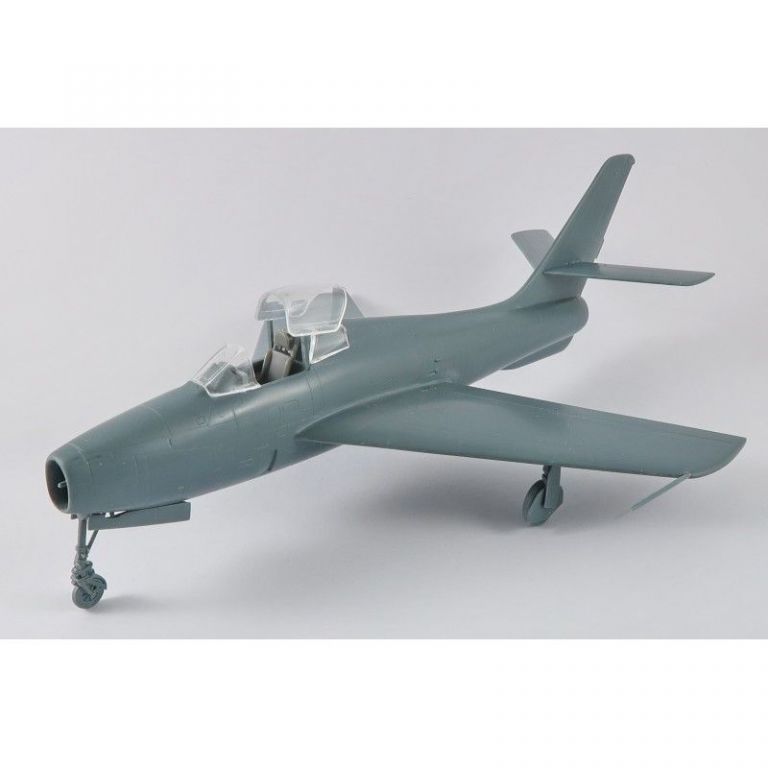 F-84F Thunderstreak 1:72