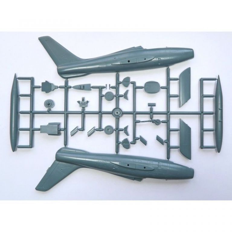 F-84F Thunderstreak 1:72