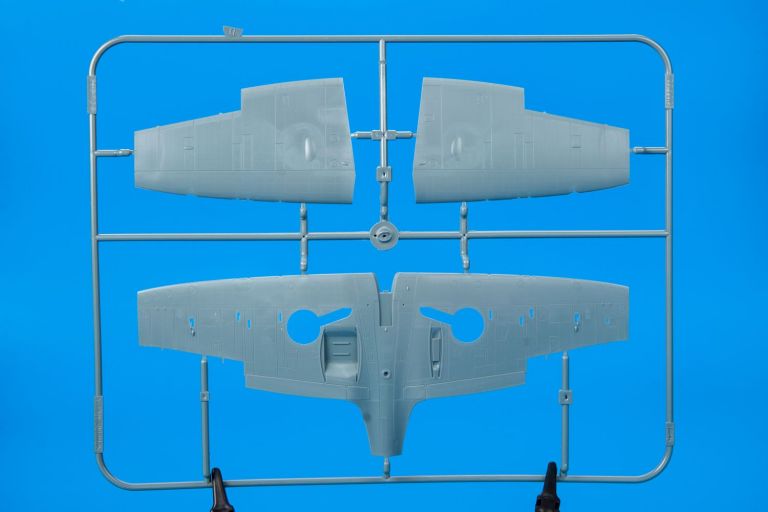 Spitfire Mk.IA ProfiPack Edition 1:48