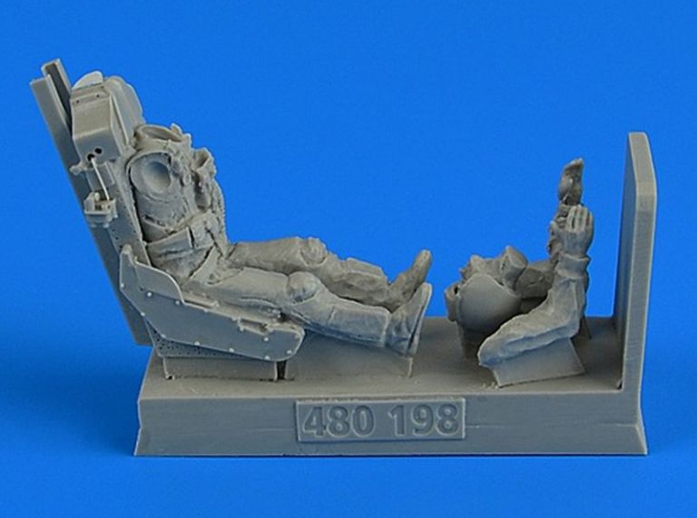 USAF Fighter Pilot with ejection seat for F-5E 1:48