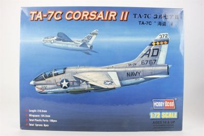TA-7C Corsair II HOBBY BOSS
