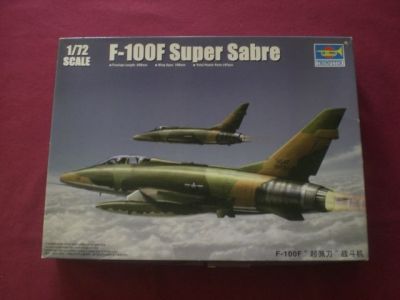 F-100F Super Sabre TRUMPETER