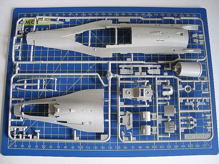 F-16C/N "Aggressor/Adversary" Tamiya